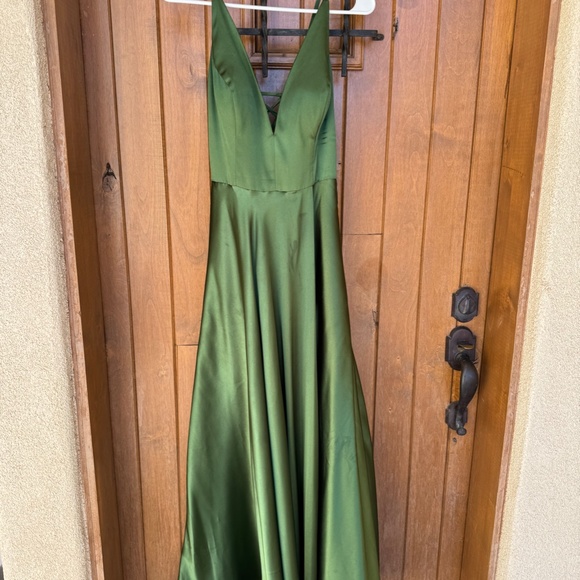 Prom/Bridesmaid Dres - Picture 2 of 4